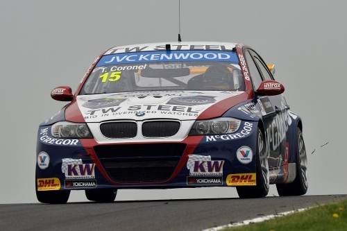 Tom Coronel heer en meester, Muller verschalkt Tarquini + UITSLAG